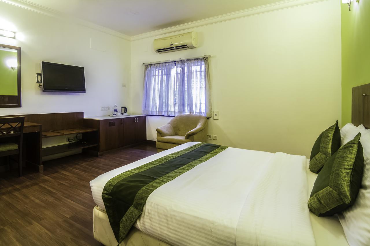 Treebo Angson Hotel Chennai Exterior photo