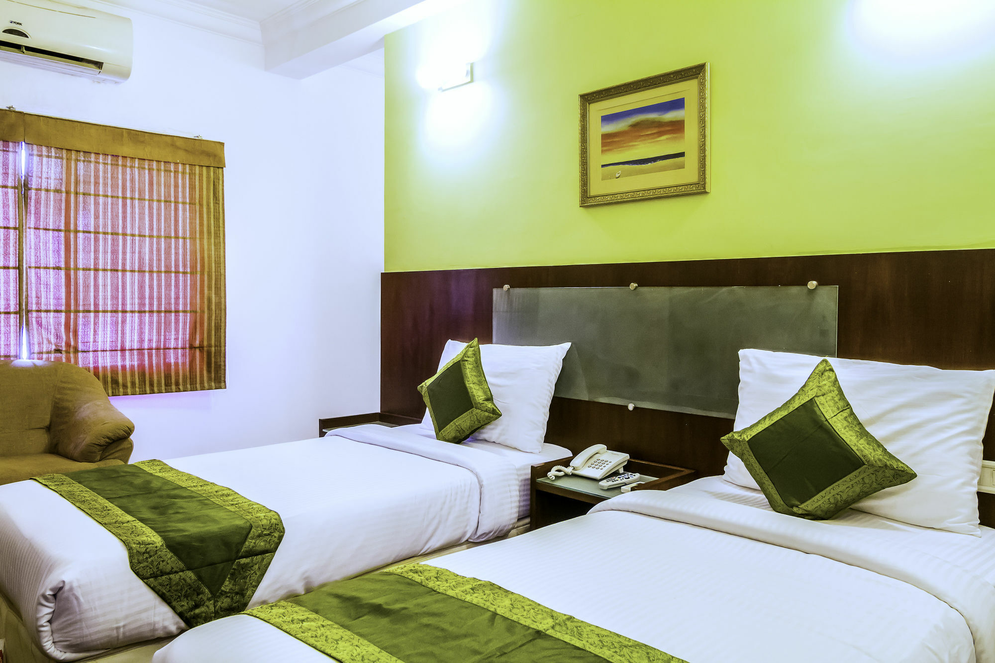 Treebo Angson Hotel Chennai Exterior photo